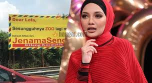 سلطان صالح الدين شاه ابن المرحوم داءيڠ چلاق ; Mengaibkan Neelofa Kena Troll Di Billboard Tepi Lebuhraya Persekutuan