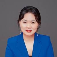 Lisa Buzzelli's Instagram, Twitter & Facebook