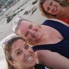 Diana Grewe's Instagram, Twitter & Facebook