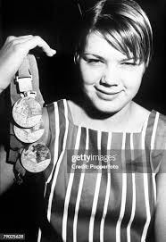 1,091 Debbie Gold Photos & High Res Pictures