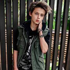 Participă în cadrul campaniei #eșistradamea pentru o infrastructură a străzilor mai bună. El E Cel Mai Frumos BÄƒiat Din Lume A Devenit Faimos DupÄƒ Ce O FatÄƒ A Postat Poza Lui Pe Twitter