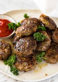 The filling has savory ingredients, most often minced meat, fish or cheese, and is served as an entrée, main course. Rissoles Recipetin Eats