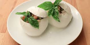 Segui la video ricetta, spiegazione dettagliata, lista ingredienti, materiale occorrente, proprietà nutrizionali, foto e tanto altro. Barchette Di Mozzarella Ricetta Estiva Semplice E Veloce