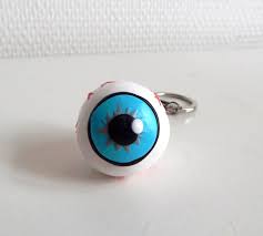 Porte Cles Oeil Bleu Globuleux Et Sanguinolent Avec Vaisseaux Sanguins En Fimo Pate Polymere Porte Clefs Humoristique Gla Yeux Globuleux Porte Clef Porte Cle