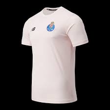Porto's offer on the table for viña would meet and even exceed the amount that palmeiras wants for their defender. New Balance Fc Porto Pregame T Shirt 2021 2022 Fpkg Liga Replica Fanshirt