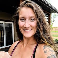 Ashley Umbaugh's Instagram, Twitter & Facebook