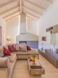 Questa Casa Prefabbricata In Legno Chiavi In Mano E Stata Arredata Con Carattere Le Forme Storiche Sono St Case Prefabbricate Prefabbricati Casa Minimalista