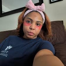 Shanti Jackson's Instagram, Twitter & Facebook