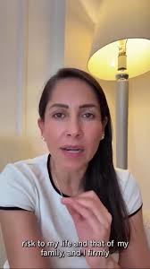 Ellos con el mercenario Erick Prince, nosotros con Roger Waters😍😍 😍, ¡La  decisión no es tan difícil! , A votar con mucho amor por la patria.,  💛💙❤️, #LuisaPresidenta