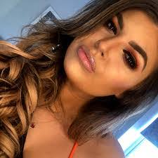 Lorena Cole's Instagram, Twitter & Facebook