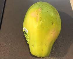 Die stücke können, ähnlich einer honigmelone, aus der schale verspeist werden. Papaya Nachreifen Lassen So Erkennen Sie Eine Reife Papaya Tippscout De
