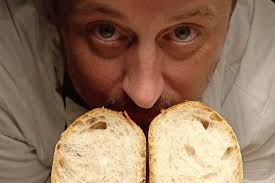 È giusto far pagare il pane a parte al ristorante? Cosa ne pensano gli chef 