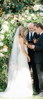 How To Wear A Cathedral Veil Google Search Chapel Length Wedding Veil Chapel Length Veil Veil Hairstyles