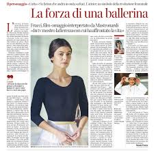 Su instagram ha pubblicato uno scatto dove è ritratta durante un esercizio alla sbarra. Alessandra Mastronardi E Carla Fracci In Carla Le Dichiarazioni Dell Attrice