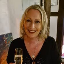 Laura Parris (@LauraParris1)