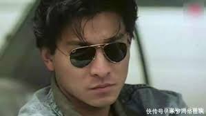 吳倩蓮（英語： jacklyn wu ，1968年7月3日 － ），著名臺灣女演員與歌手，畢業於中山女高、國立藝術學院（今國立台北藝術大學）戲劇系。 她曾於1998年憑電影《半生緣》奪得－第4屆香港電影評論學會大獎「最佳女主角」殊榮。 1990年以電影《天若有情》出道，先後拍攝過三十多部電影，跟劉德華. å¤©è‹¥æœ‰æƒ… åˆ˜å¾·åŽä¸Žå´å€©èŽ²çš„çˆ±æƒ… æœ‰å¤šå°'äººæ›¾å¹»æƒ³è¿‡ å¿«èµ„è®¯