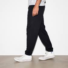 Diese bequeme essentials jogginghose für jungen von adidas performance ist mit hautfreundlich hohem baumwollanteil gefertigt. Convers Essentials Jogger Black Herren Jogginghose Sweat Pants Schwarz Sneakerprofi De