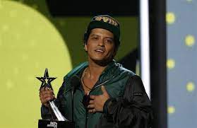 Tells camera man to stop *also me: Bruno Mars In Kl Tickets Sold Out In Under An Hour The Star