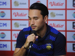 Mantap bos persib rekrut mesut ozil persib. Mcksrpzmdf8m M