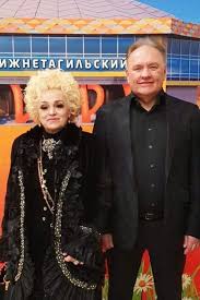 Увидеть знаменитость можно лишь на ее концертах. Kak Nadezhda Kadysheva Izbezhala Rodovogo Proklyatya I Smertelnoj Bolezni Starhit Ru