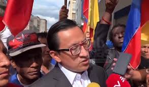 🔴 #Atención || David Rosero se pronuncia tras ser posesionado como  consejero principal del Consejo de Participación Ciudadana y Control  Social, por parte de la Asamblea. Arribó al edificio de la ...