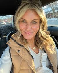 Ashlin Smith's Instagram, Twitter & Facebook