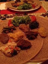vegane probierplatte mit ingera bei lucy abyssinia athiopisches restaurant in dusseldorf www veganucci de essen vegane restaurant