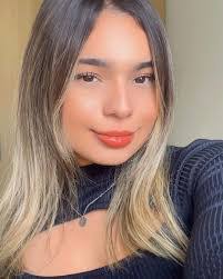 Amanda Andrade's Instagram, Twitter & Facebook