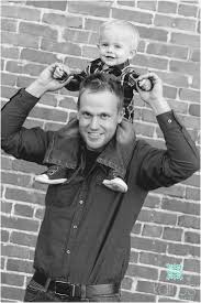 Black And White Family Photos Old Son On Daddy S Shoulders Father And Son Photo Black And White Family Photos 1 Year Old Boy Family Photo Baby Photoshoot Boy Boy Photo Shoot Baby Boy Photos