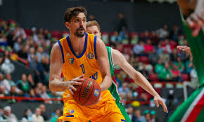 Это в нба мы привыкли видеть, как баскетболисты бьются не только за чемпионство на паркете. Aleksej Shved I Andrej Zubkov O Pobede Nad Uniksom