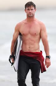 Oh That Body Chris Hemsworth Chris Hemsworth Sin Camisa Fotos De Hombres Guapos Chicos Surfistas Guapos
