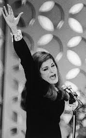Français, japonais, italien, espagnol, allemand, egyptien. List Of Songs Recorded By Dalida Wikipedia