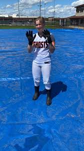 Tim Roehrig (@lilRsoftball)