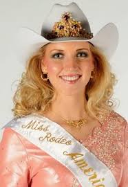 Mackenzie Carr's Instagram, Twitter & Facebook