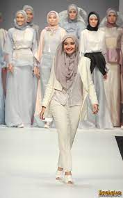Model baju muslim terbaru zaskia. Parade Warna Pastel Begini Cantiknya Busana Karya Zaskia Sungkar Kapanlagi Com