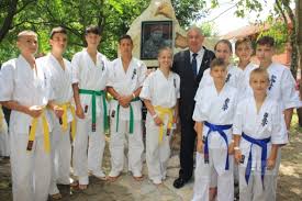 It is with great sadness i received the news of the passing of shihan furko kalman of the hungarian wko shinkyokushin organisation. Ujabb Kozteri Alkotas Emlektabla Sh Furko Kalmannak Hir45 Hu