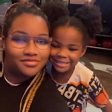 What could be causing a clunking noise in the steering wheel?