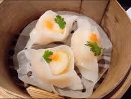 Dim sum biasa disajikan sebagai sarapan dan makanan pendamping dalam acara minum teh (yum cha). Hidangan Cina Malaysia Yang Sesuai Untuk Perayaan Tahun Baru Life With Love