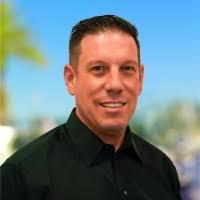 Chris Petrakis's Instagram, Twitter & Facebook