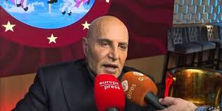 Kiko Matamoros arremete contra Carlo Costanzia: «Va por la calle como si fuera perdonando vidas» 👉🏼 Lee la noticia completa en nuestro primer comentario.