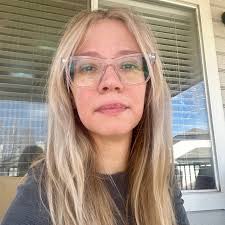 I'm actually not interested in seeing more super-rich people portraying  perfectly curated lifestyles as if it's relatable entertainment. I want  lifestyle content from single working moms with a tight food budget who