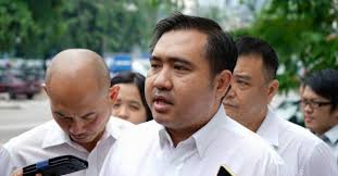 Tan sri lim kok wing dilaporkan meletak jawatan sebagai penyelaras kempen perdana menteri datuk seri najib razak, menurut portal berita the malaysian insider (tmi) hari ini. Adakah Satu Jenayah Minta Najib Letak Jawatan Roketkini Com