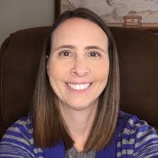 Lisa Turney's Instagram, Twitter & Facebook