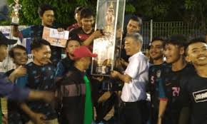Gambar di atas merupakan motif batik bekasi karya salah seorang pemenang lomba batik bekasi tahun 2015 lalu.menurut tulisan pada akun kepala desa srijaya, tambun utara yang juga tokoh… Perundingan Deadlock Pekerja Pt Dong Sung Mulsan Indonesia Lakukan Unjuk Rasa Serikat Pekerja Nasional