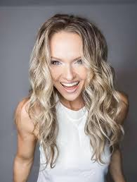 Amber Larkins's Instagram, Twitter & Facebook