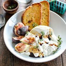 Burrata With Fresh Figs And Crispy Bread With Balsamic Vinegar Artisan Bread Olive Oil Salt Black Pepper Burrata Recipe Appetizer Recipes Fresh Appetizers