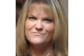 Amy Thrush's Instagram, Twitter & Facebook