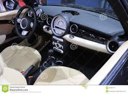 Clean car window interiors and exteriors without straining. Auto Innen Minifassbinder S Stockbild Bild Von Auslegung Armaturenbrett 16835157