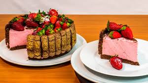 Maybe you would like to learn more about one of these? Cestino Di Pan Di Spagna Con Mousse Di Fragole Buonissima Videoricetta Youtube