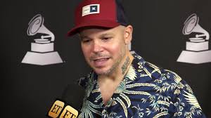 Escuchar y descargar canciones nuevas de residente 2020. Residente Opens Up About His New Album Fatherhood Activism And More Exclusive Entertainment Tonight